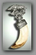 Кнопка "Подвеска Кабан". Эксклюзивное ювелирное украшение. Материалы: серебро, кость.